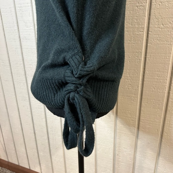 Frame Le Side Tie Crop Sweater, size medium.  Some light pilling (see pictures). - Picture 3 of 7